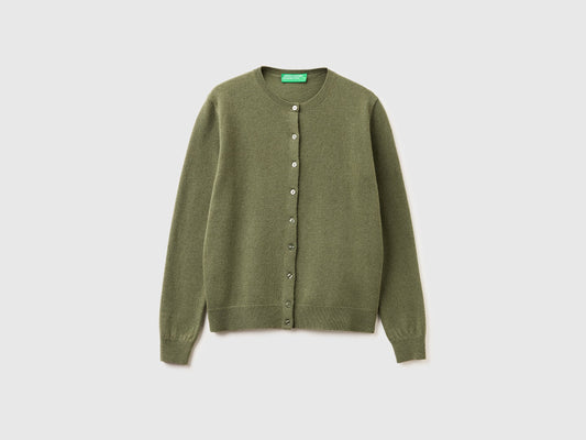 Cardigan girocollo verde militare in pura lana Merino