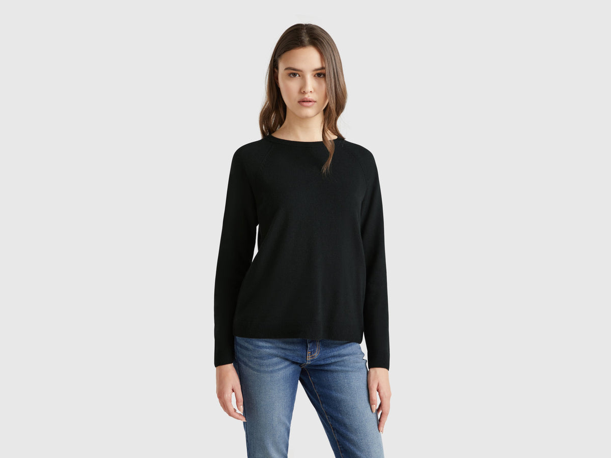 Maglia girocollo nero in misto lana e cashmere