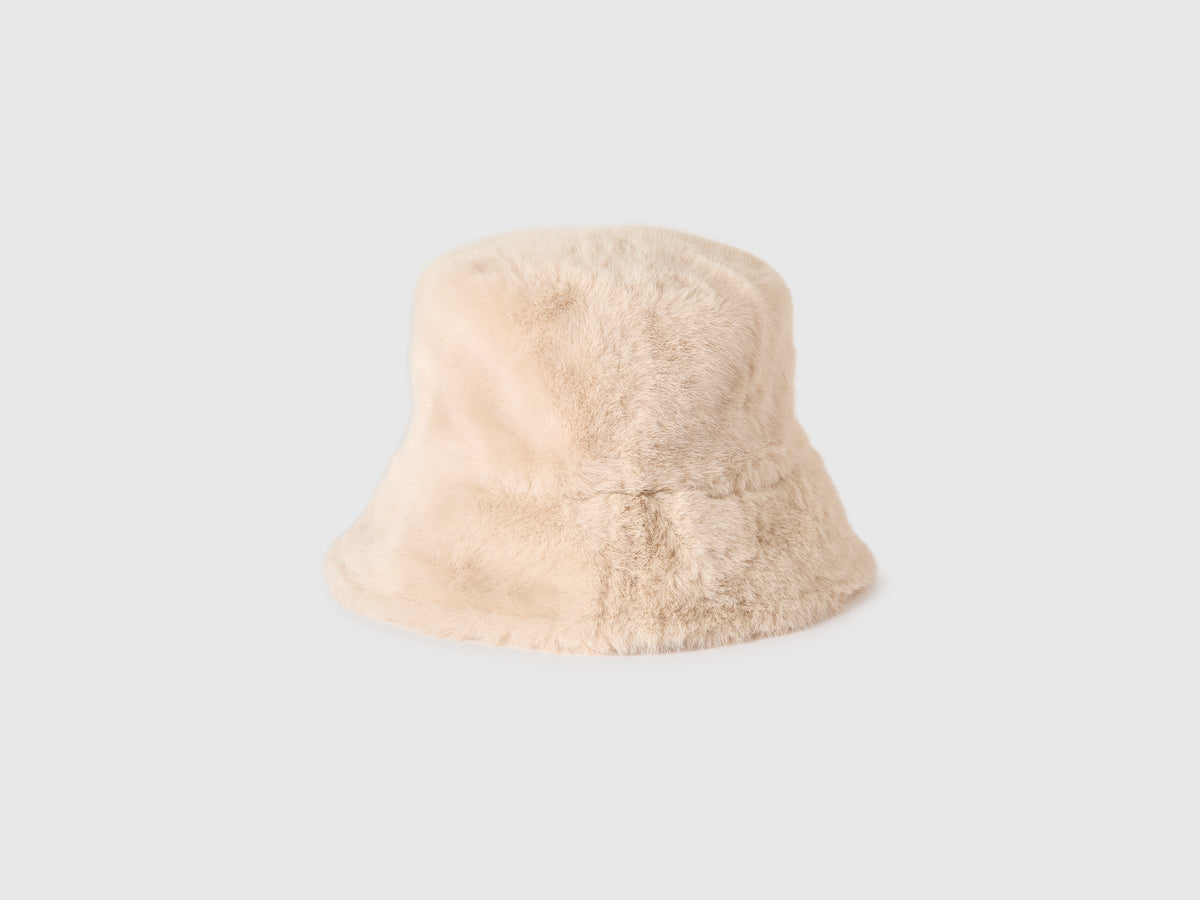 Cappello in pelliccetta sintetica reversibile