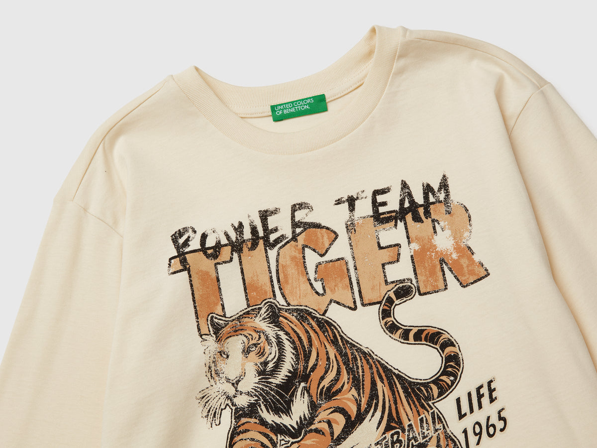 T-shirt con stampa in caldo cotone