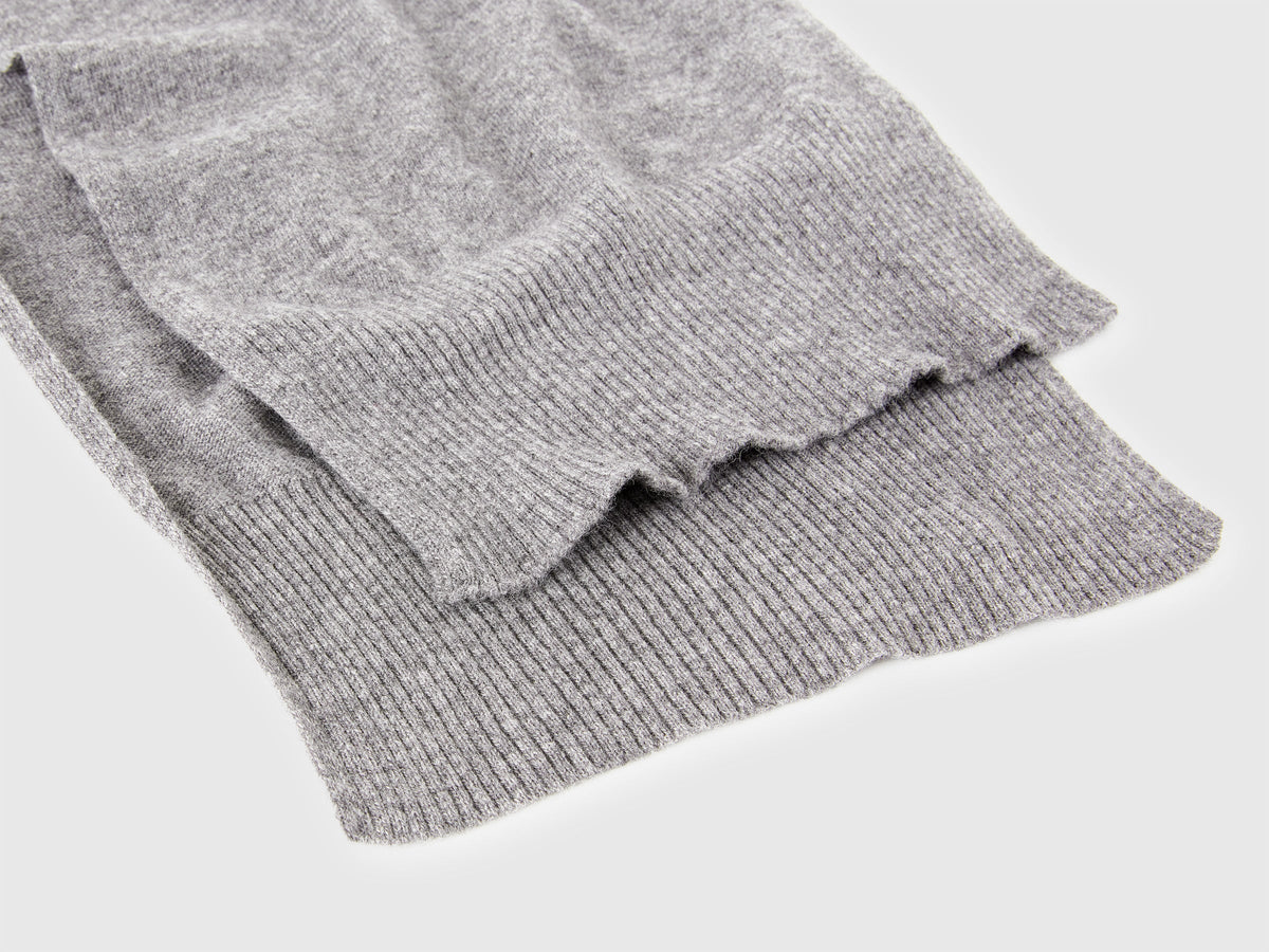 Sciarpa grigio mélange in pura lana Merino