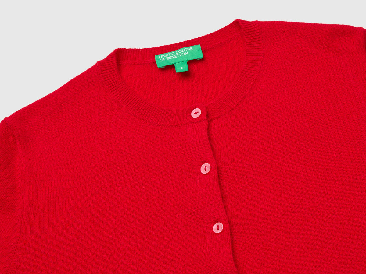 Cardigan girocollo rosso prugna in pura lana Merino