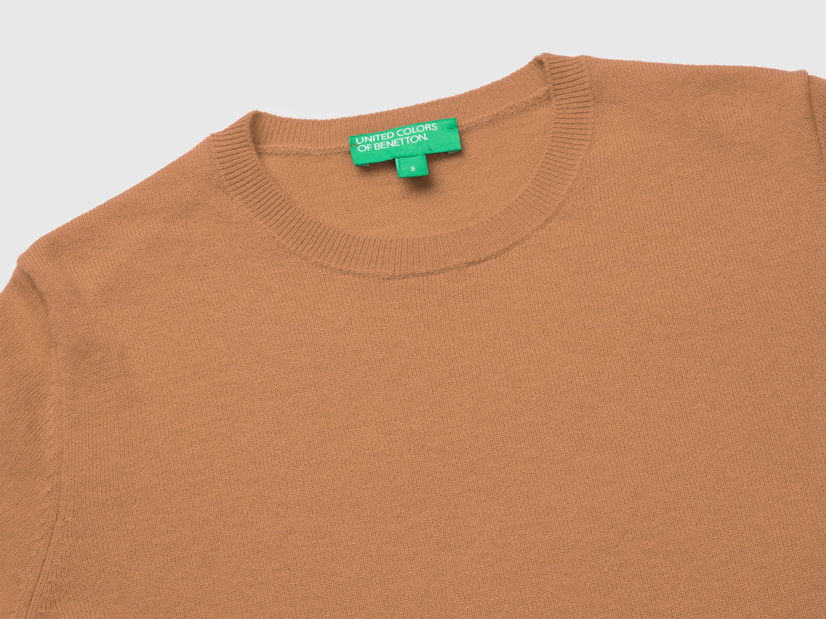 Maglia girocollo cammello in pura lana Merino
