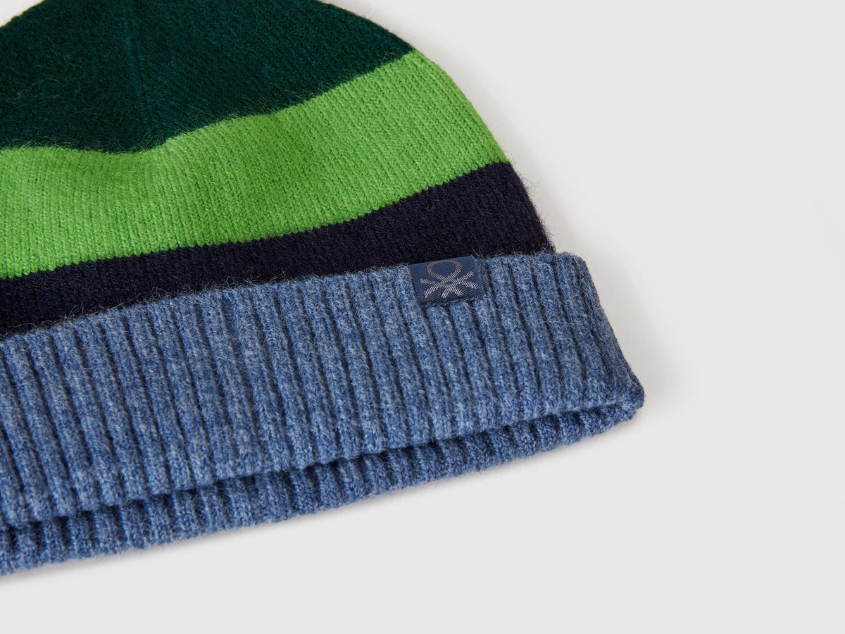 Cappello a righe multicolor