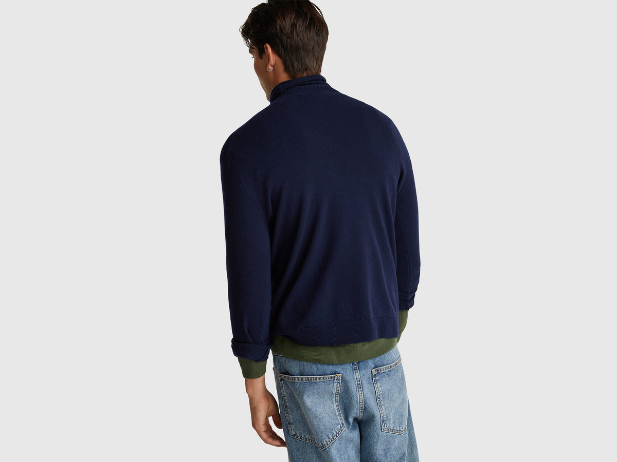 Dolcevita blu scuro in pura lana Merino