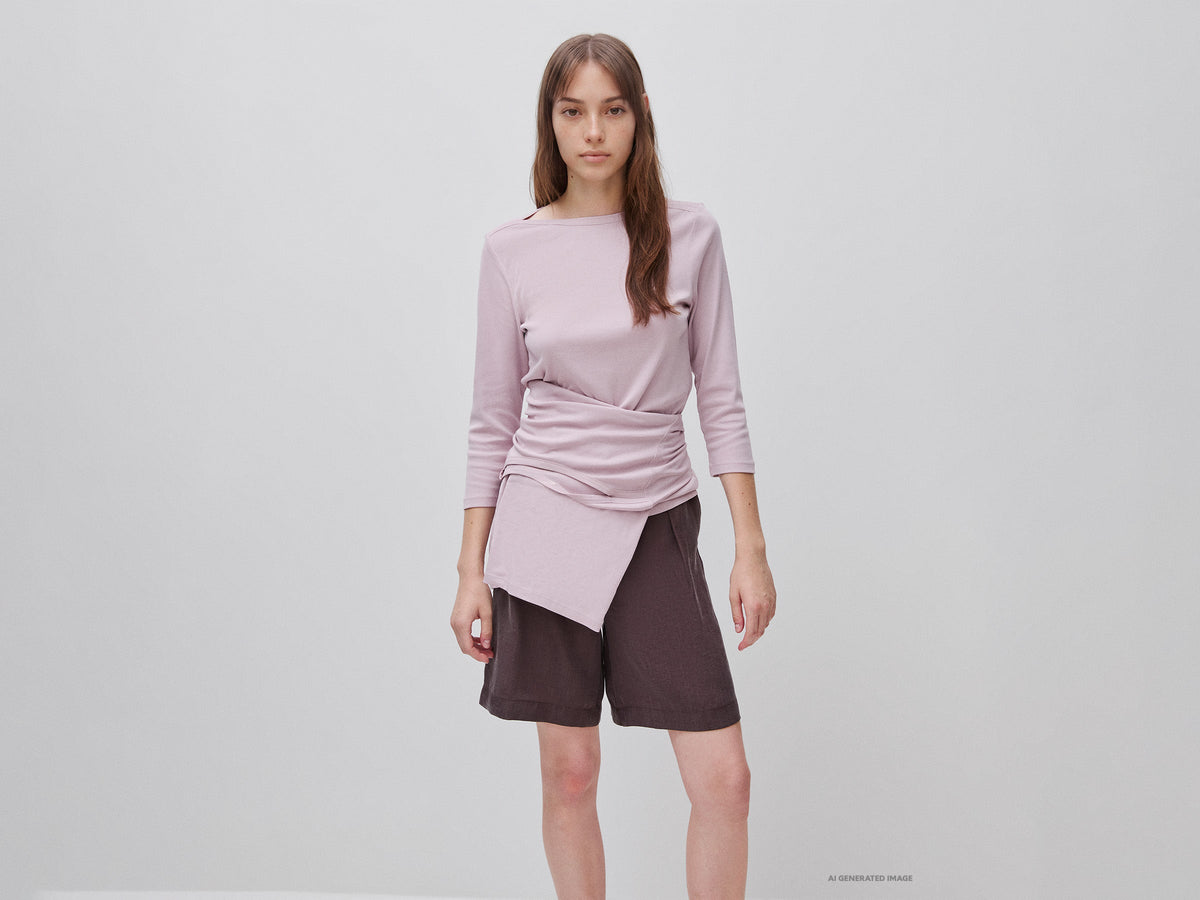 T-shirt slim fit con scollo a barchetta