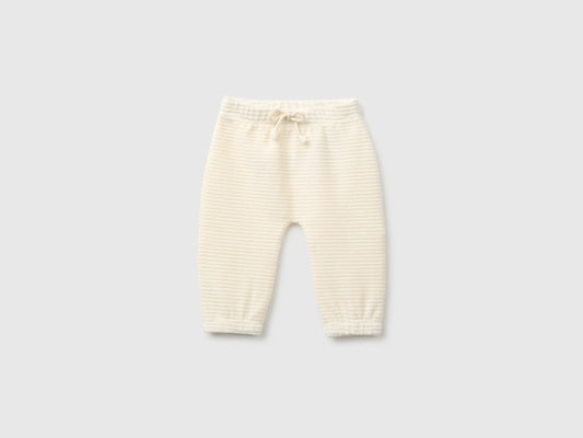 Pantaloni in ciniglia con ricamo dietro