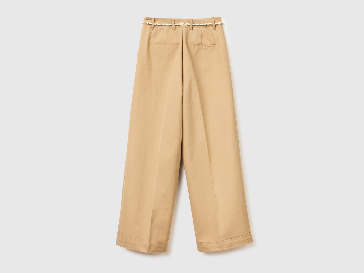 Pantaloni con cordoncino