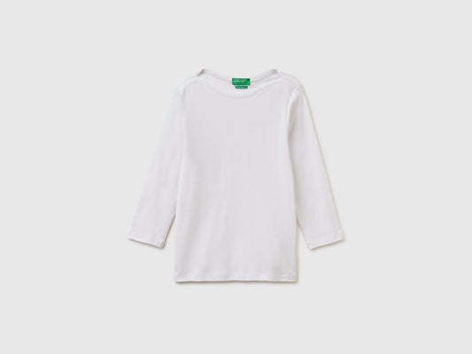 T-shirt slim fit con scollo a barchetta
