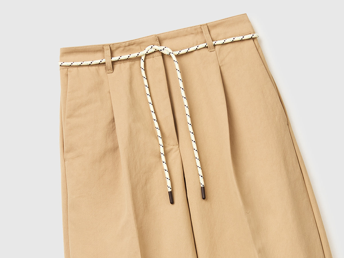 Pantaloni con cordoncino