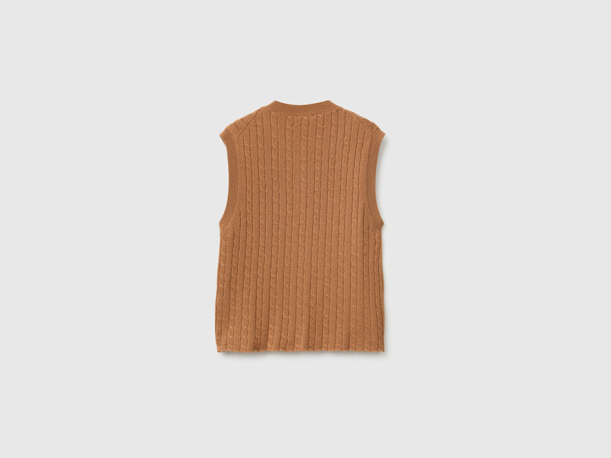 Gilet in maglia con trecce