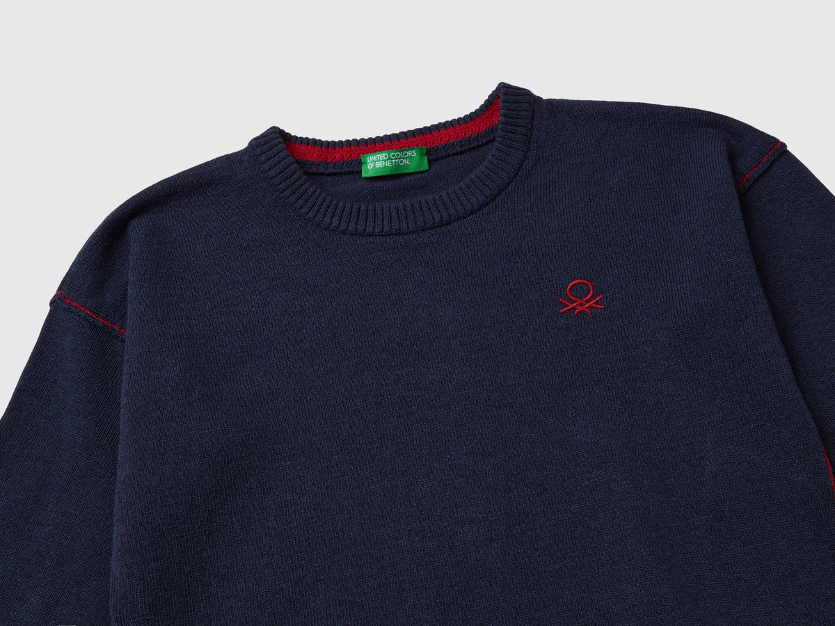 Maglia girocollo con ricamo