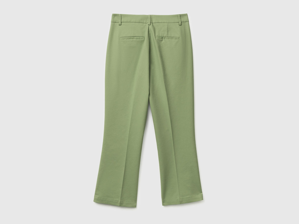 Pantaloni a trombetta