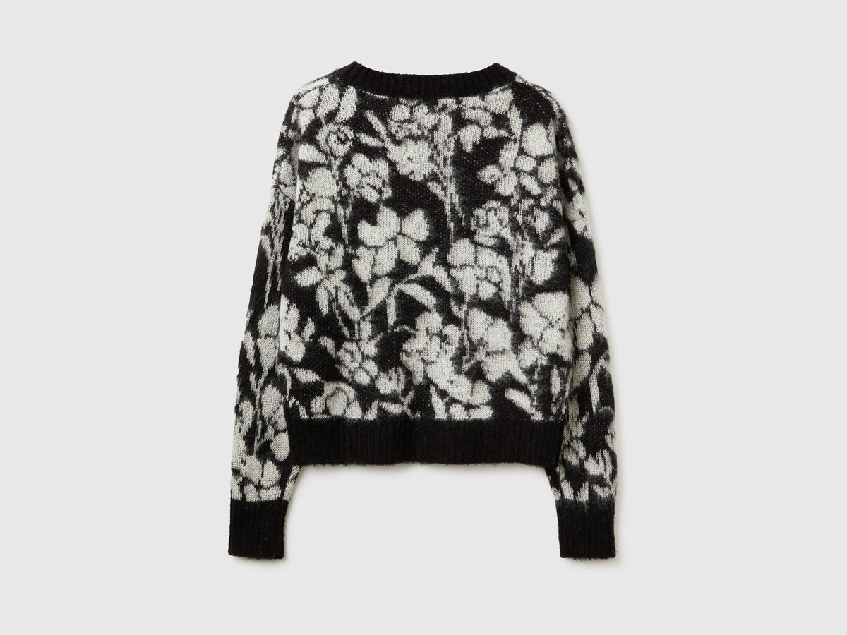 Maglia con fantasia floreale