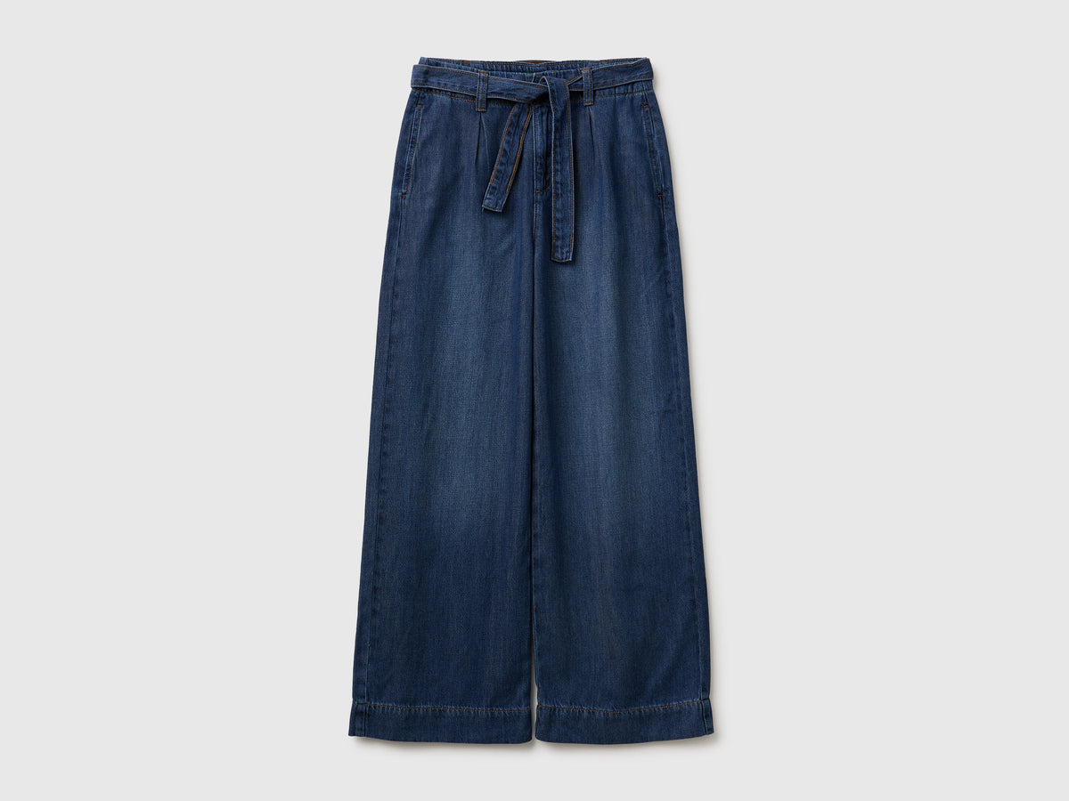 Jeans wide fit con cinturina