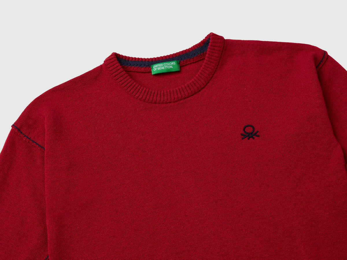 Maglia girocollo con ricamo