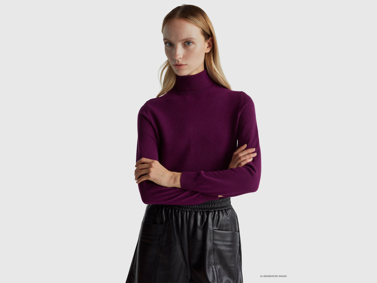 Maglione dolcevita viola in pura lana Merino
