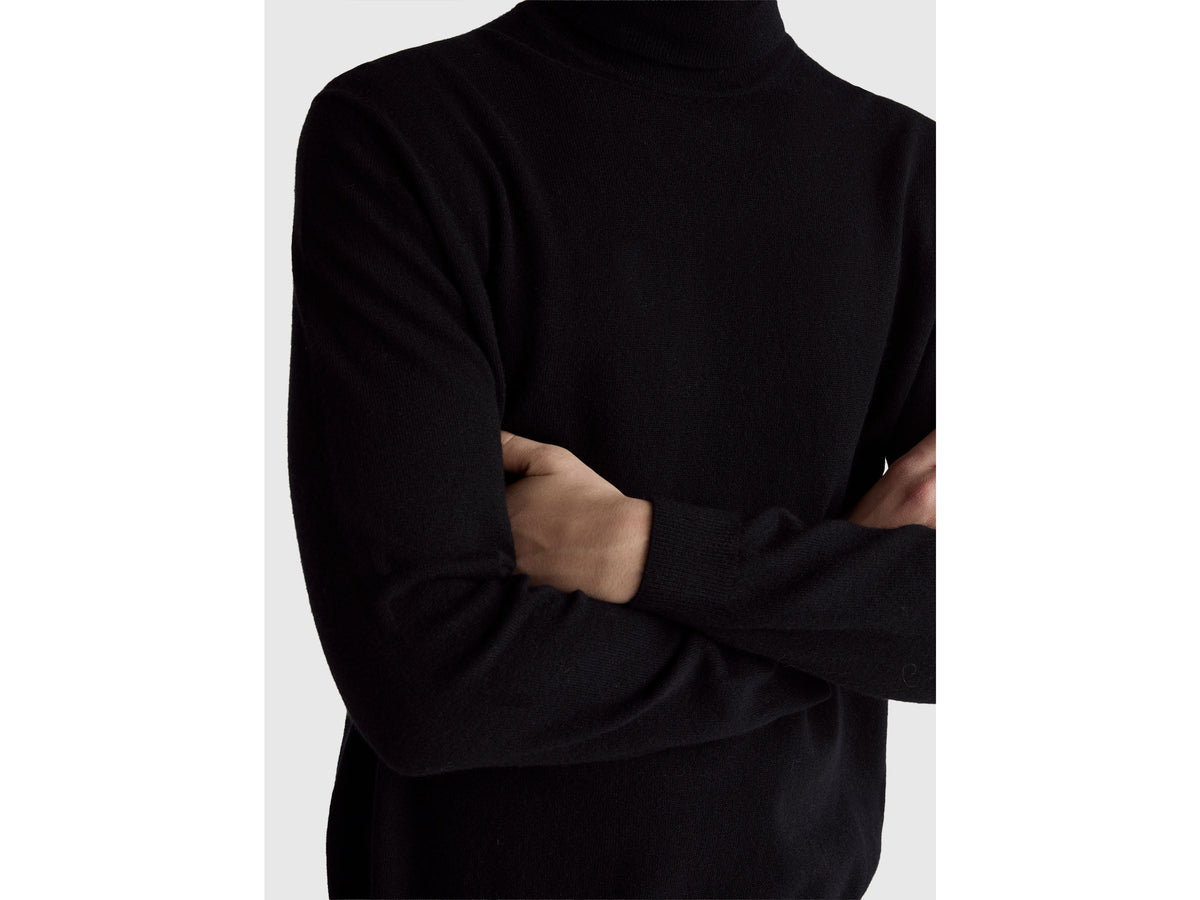 Dolcevita nero in pura lana Merino