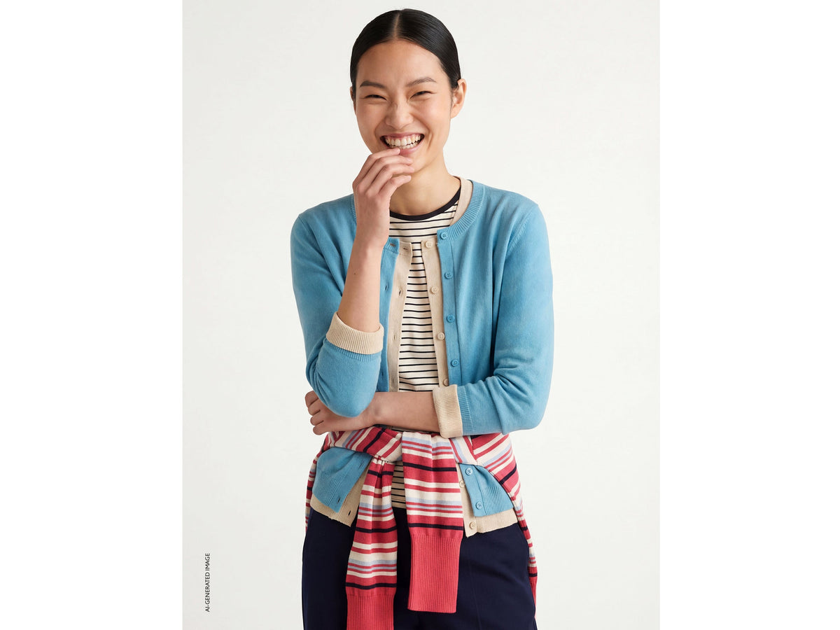 Cardigan girocollo celeste in pura lana Merino