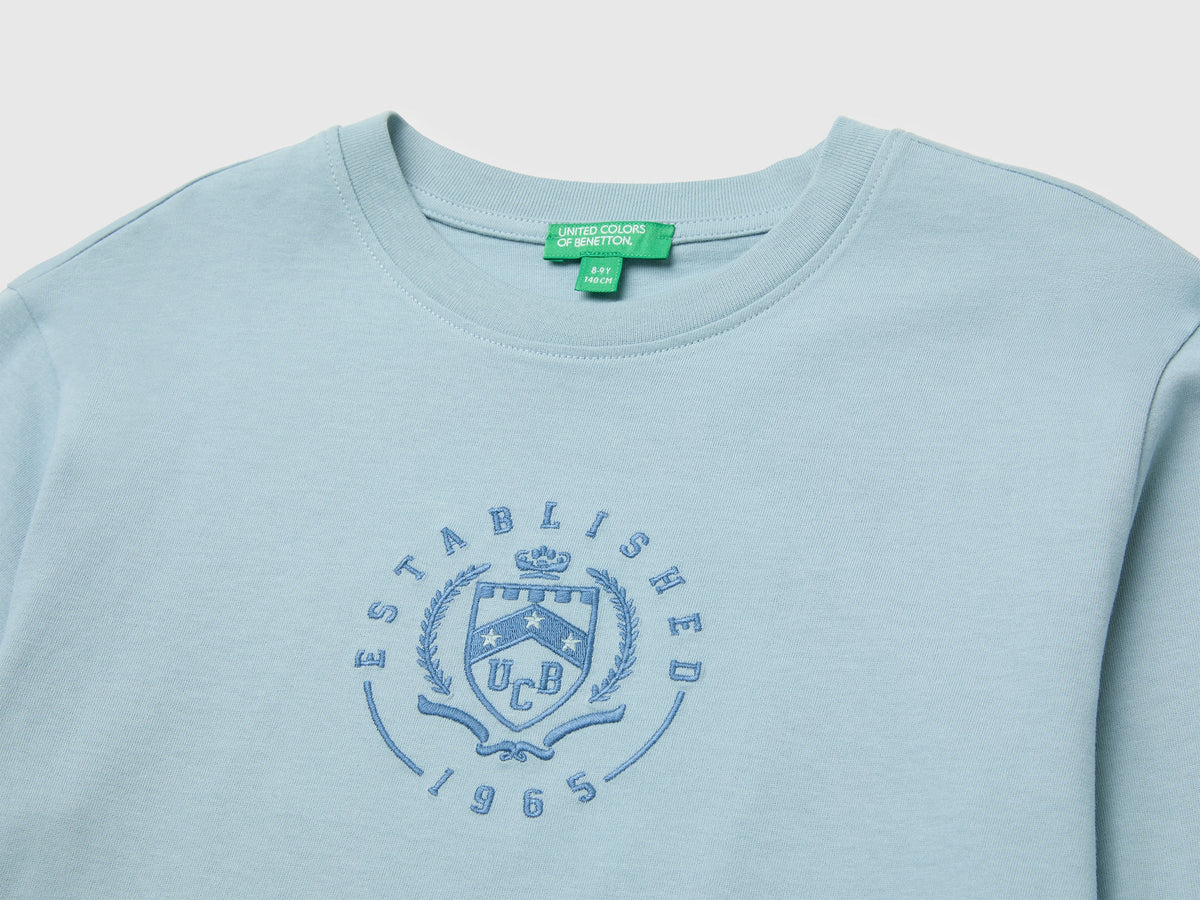 T-shirt con stampa e ricamo