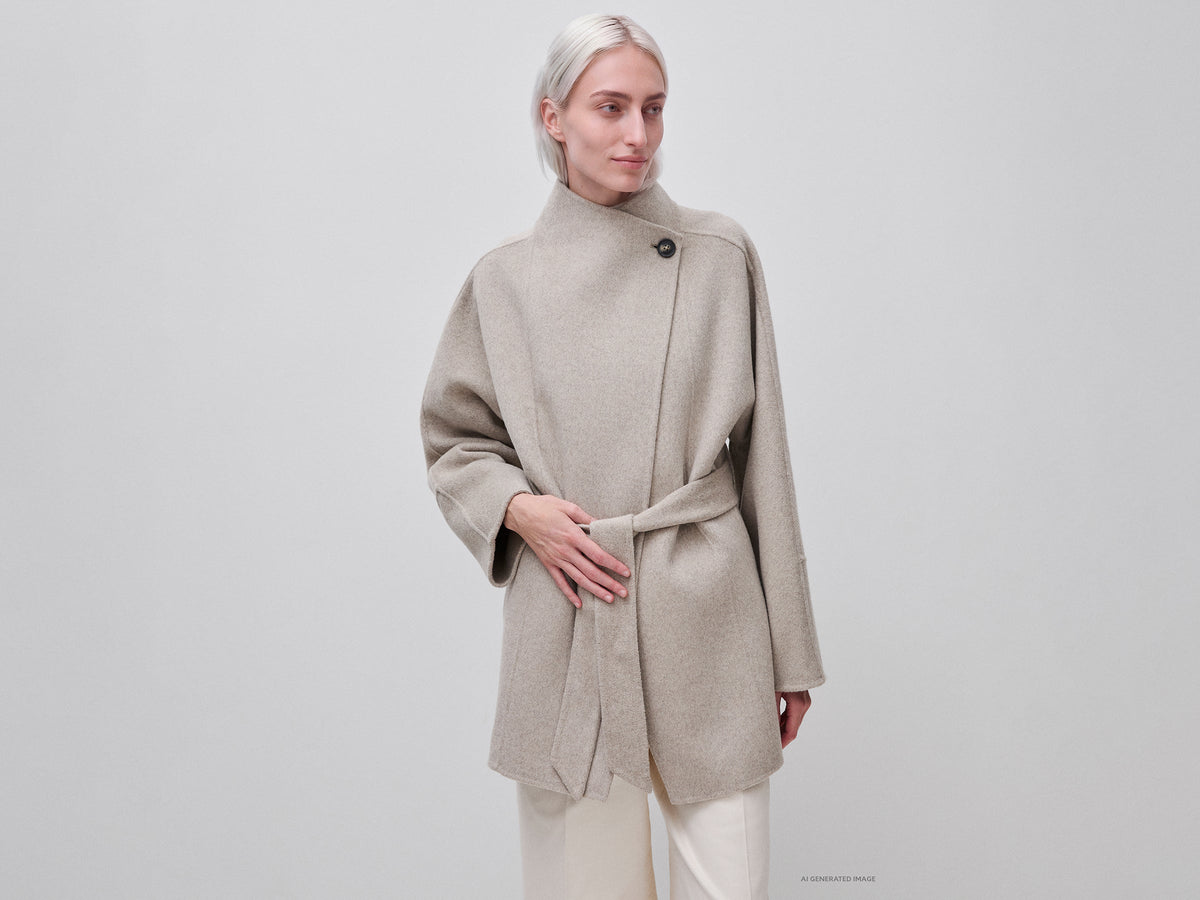 Cappotto corto con cintura