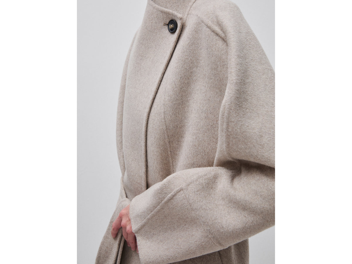 Cappotto corto con cintura
