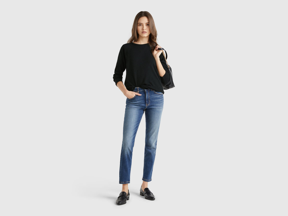 Maglia girocollo nero in misto lana e cashmere