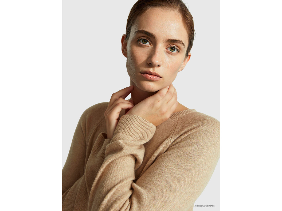 Maglia girocollo beige in misto lana e cashmere