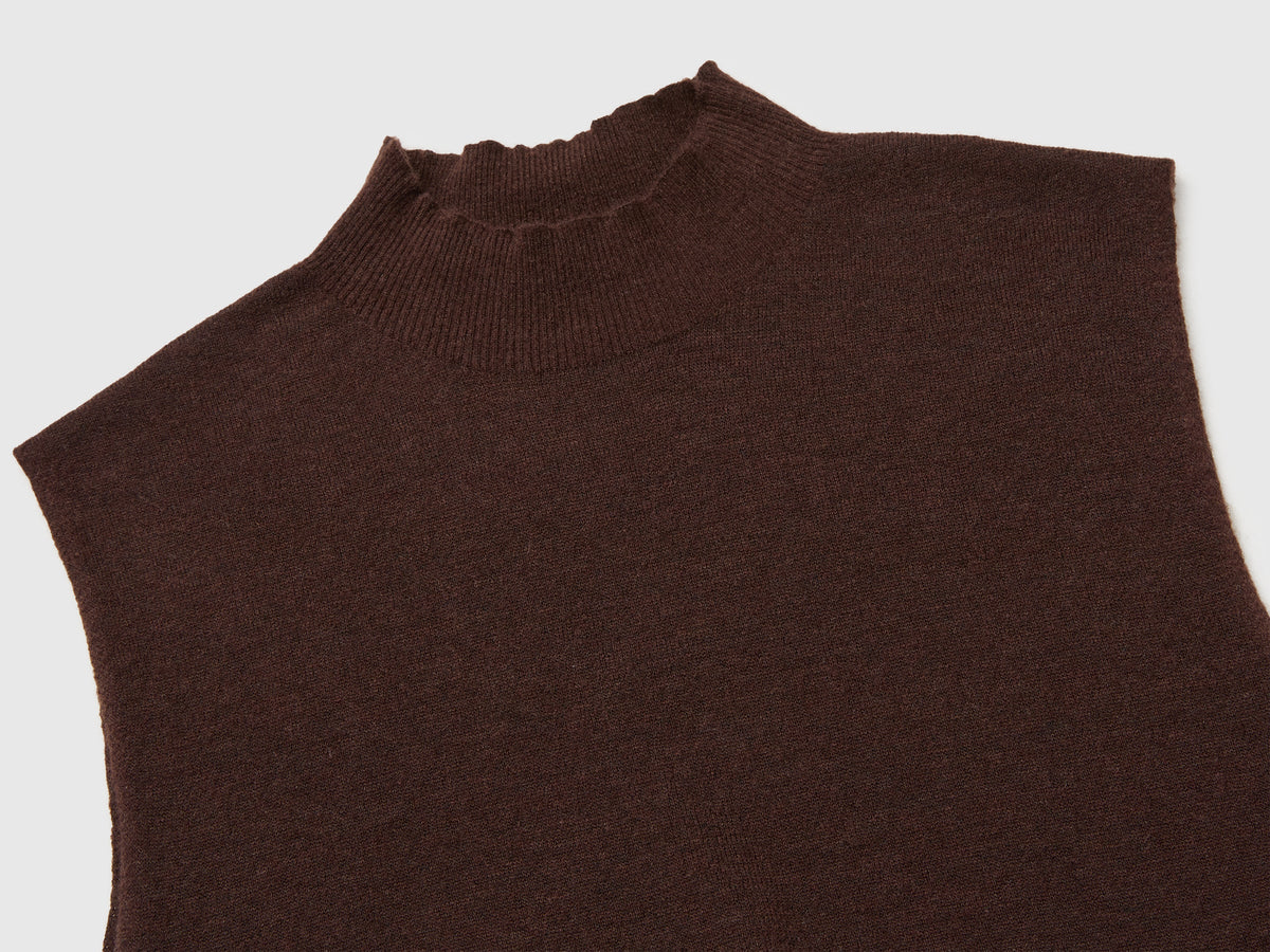 Lupetto smanicato in misto lana ultralight