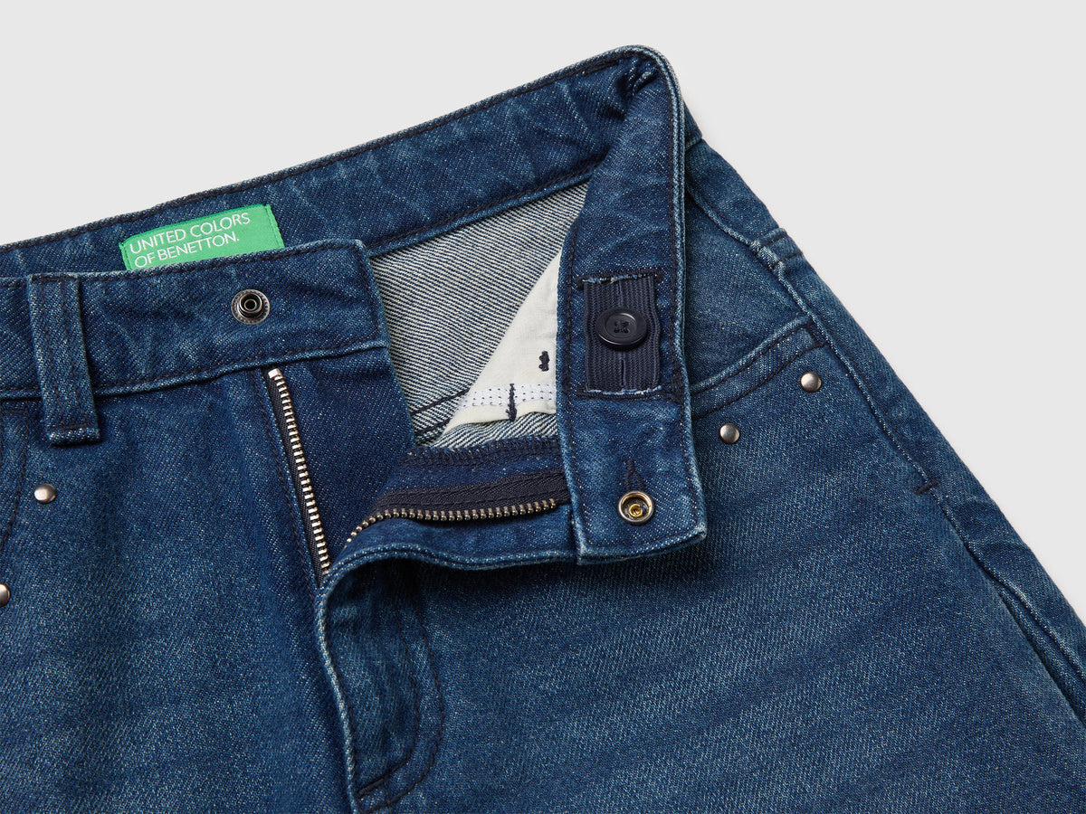 Jeans wide fit con borchie