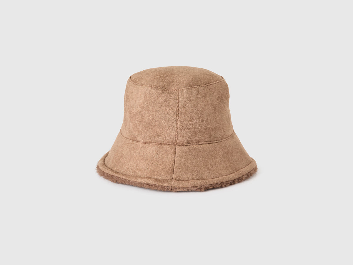 Cappello in pelliccetta sintetica reversibile