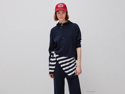 Maglia over fit con cappuccio