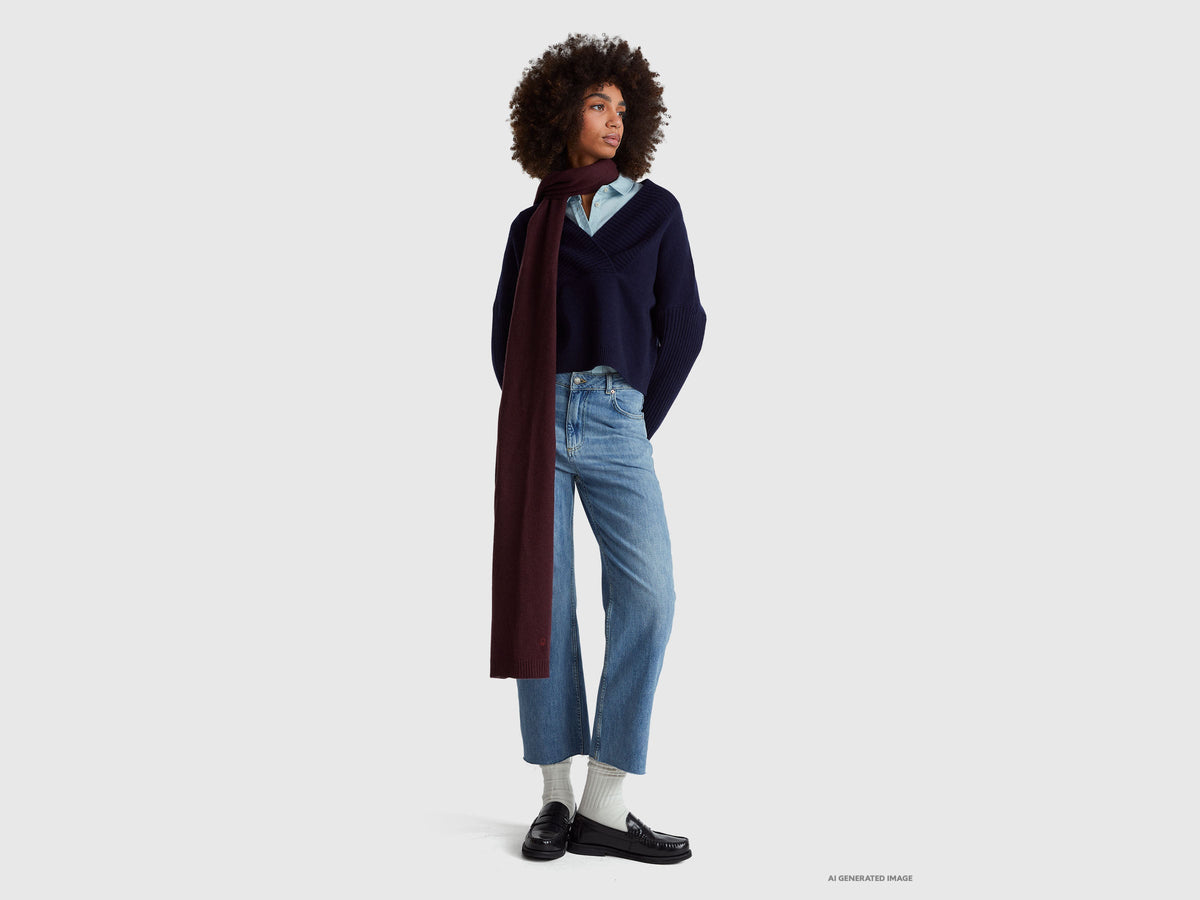 Maglione boxy fit con scollo a V