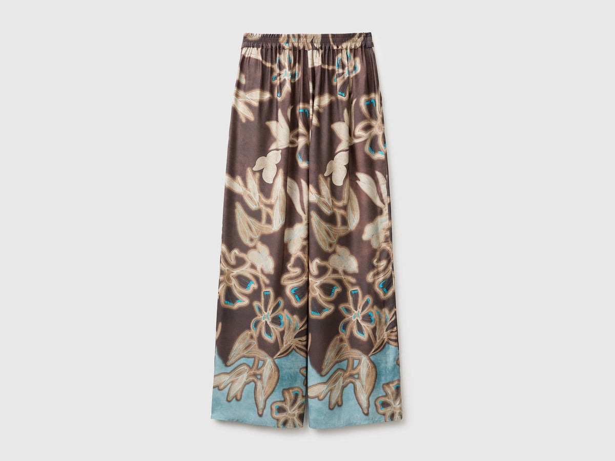Pantaloni ampi con stampa floreale