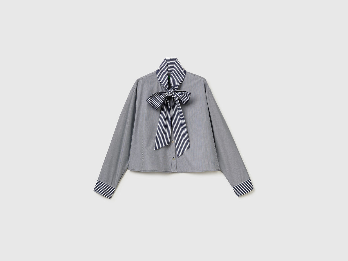 Camicia crop a righe con fiocco