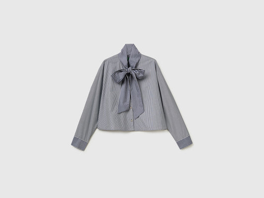 Camicia crop a righe con fiocco