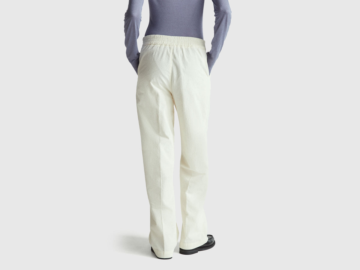 Pantaloni ampi in velluto