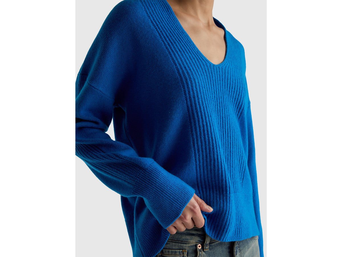 Maglione scollo a V 100% lana