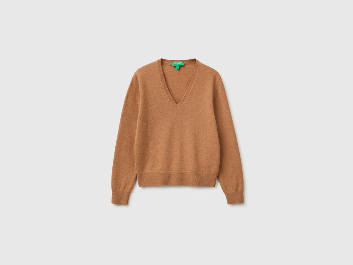 Maglia scollo a V cammello in pura lana Merino