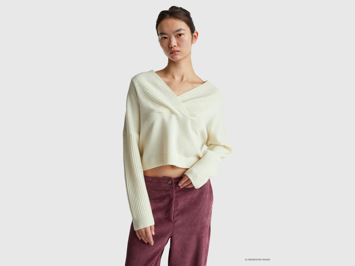 Maglione boxy fit con scollo a V