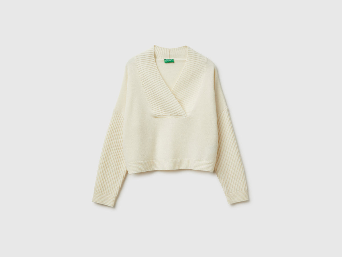 Maglione boxy fit con scollo a V