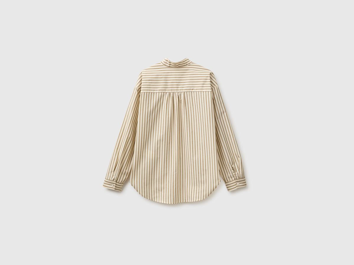Camicia a righe con fiocco al collo