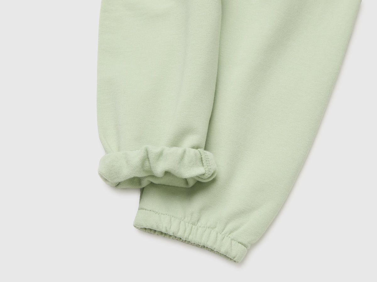 Pantaloni in felpa con animaletto sul retro