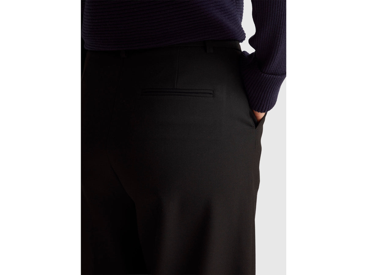 Pantaloni ampi in misto viscosa stretch