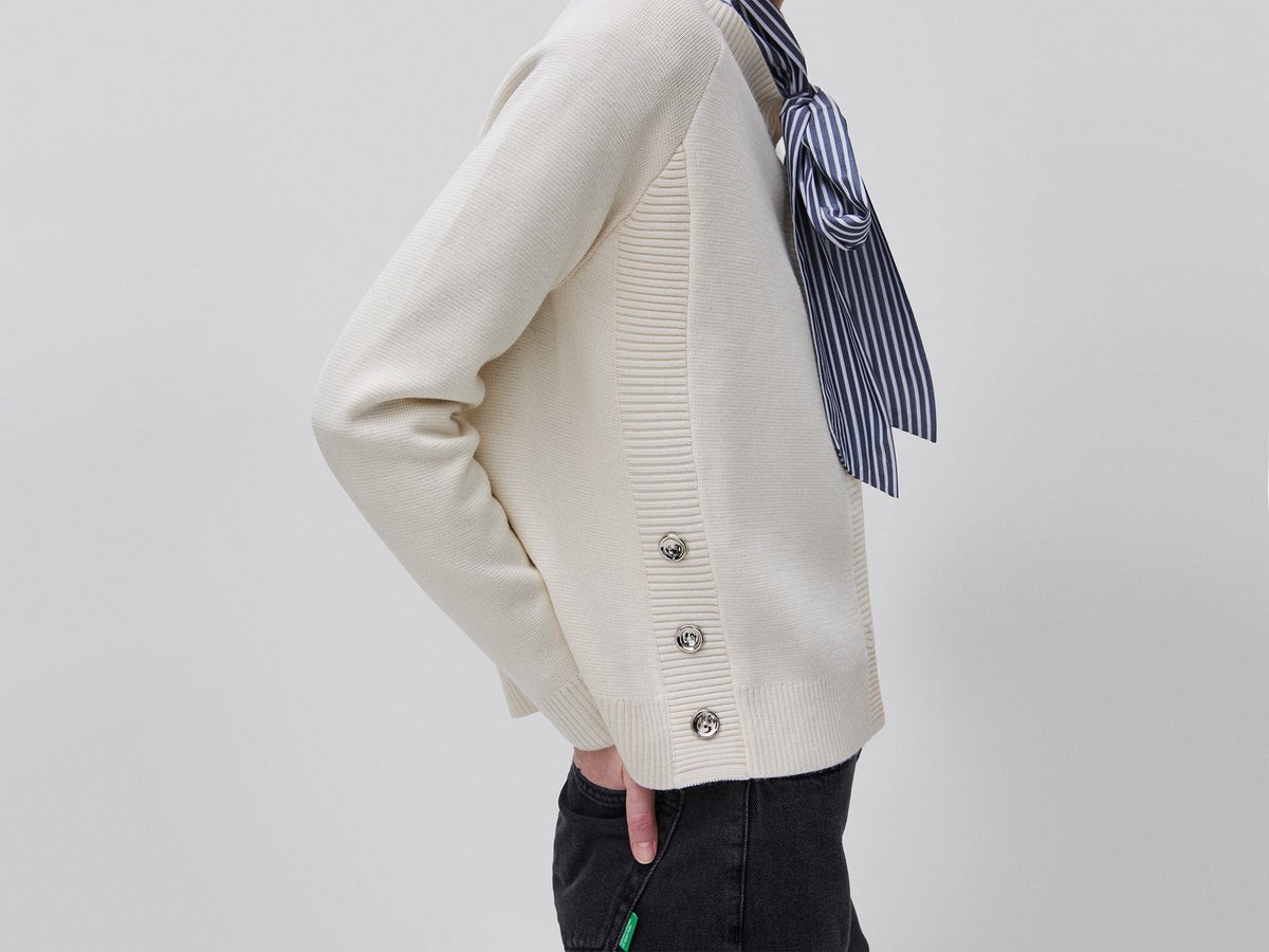 Cardigan lavorato con bottoni