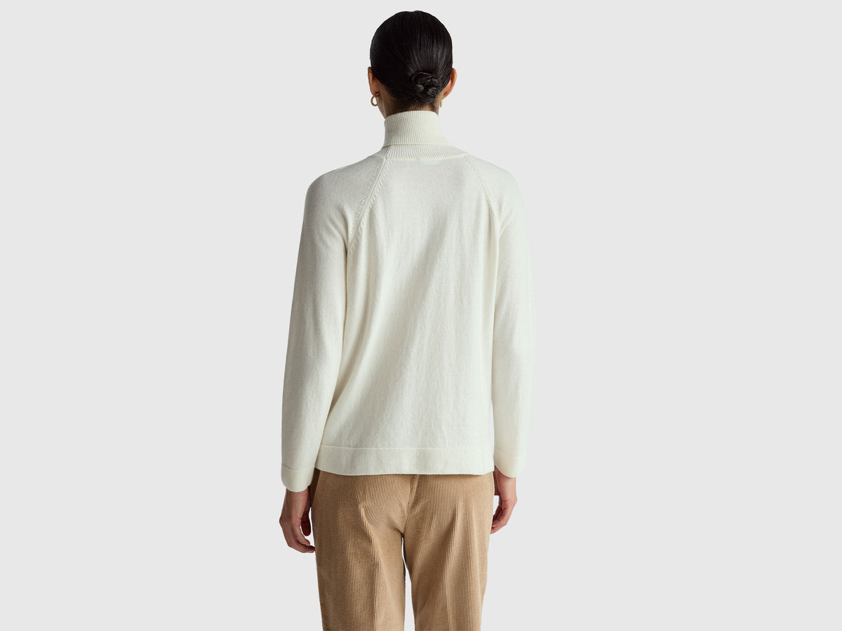 Maglione dolcevita panna in misto lana e cashmere