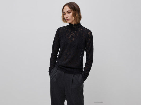 Blusa collo alto in pizzo