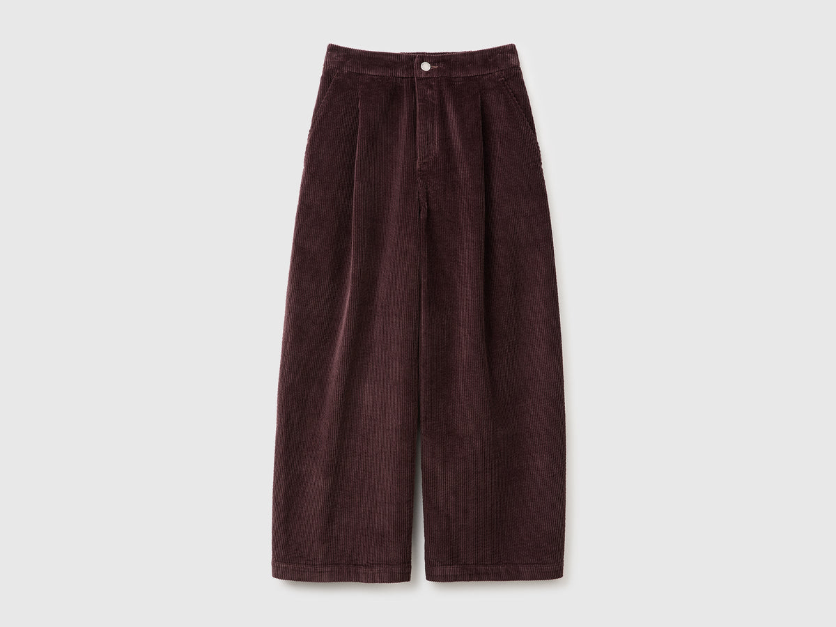 Pantaloni ampi cropped in velluto a coste