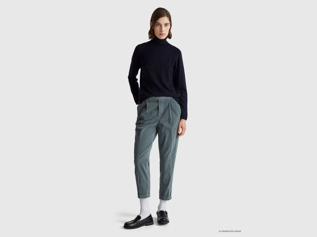 Maglione dolcevita blu notte in misto lana e cashmere