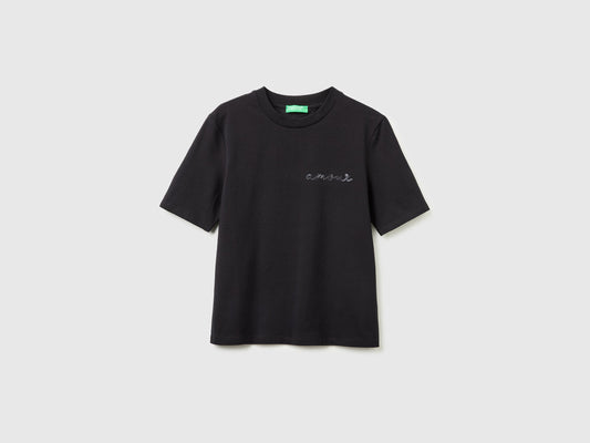 T-shirt con ricamo "amour"